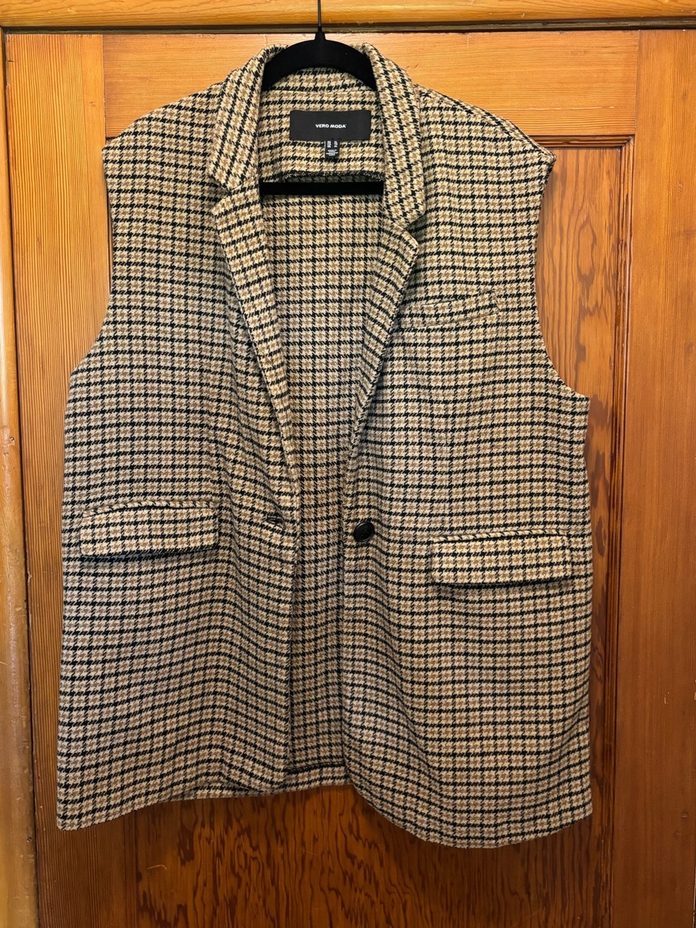 Vero Moda Houndstooth Sleeveless Blazer Vest - Black & Cream